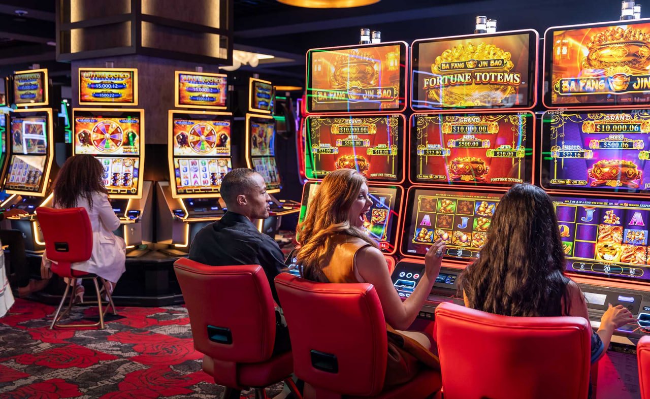 lukyfish လောင်းကစား Live Casino Dealer တိုက်ရိုက်ကစားနေသောမြင်ကွင်း